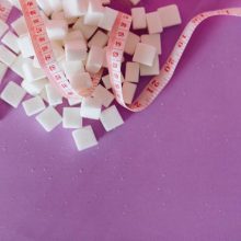 What are some wholesome choices for quick meals or consuming out whereas attempting to drop pounds?