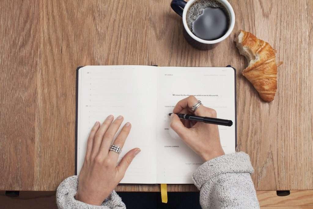 Should I maintain a meals diary for weight reduction?