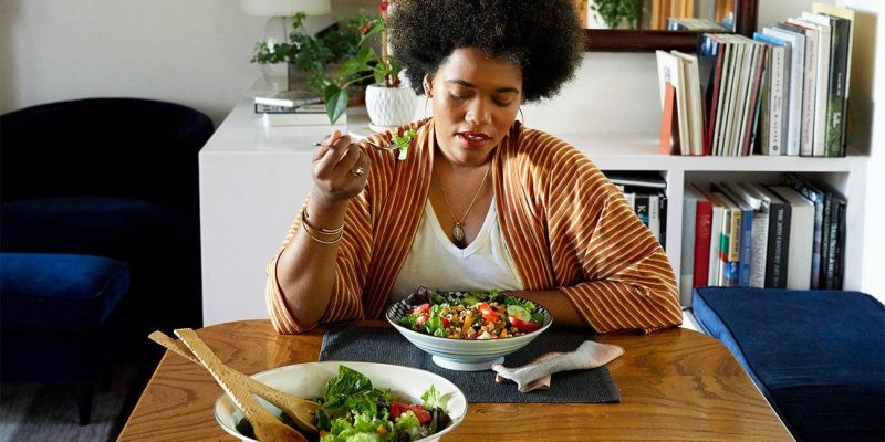 Can chewing meals slowly help in weight reduction?