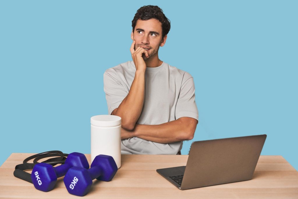 How can I monitor my progress throughout weight reduction?